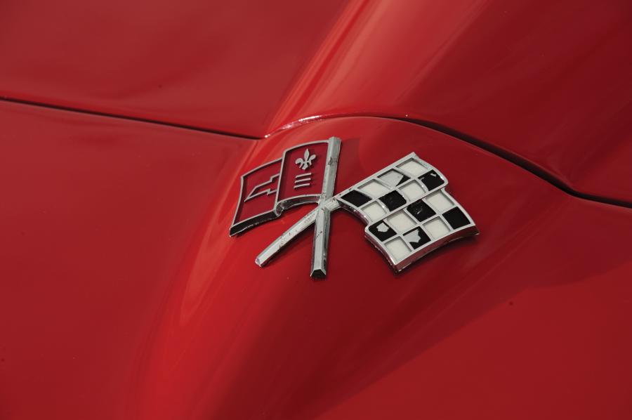  Chevrolet Corvette Stingray Convertible 1965 года  (фото 9 из 28)